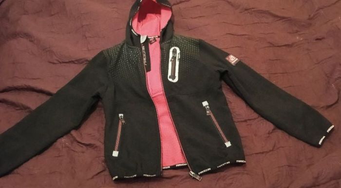 Gilet à capuche fille freegun 12 ans