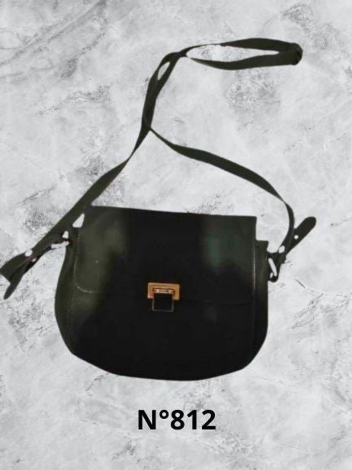 N°812 Sac à main noir. Promod.