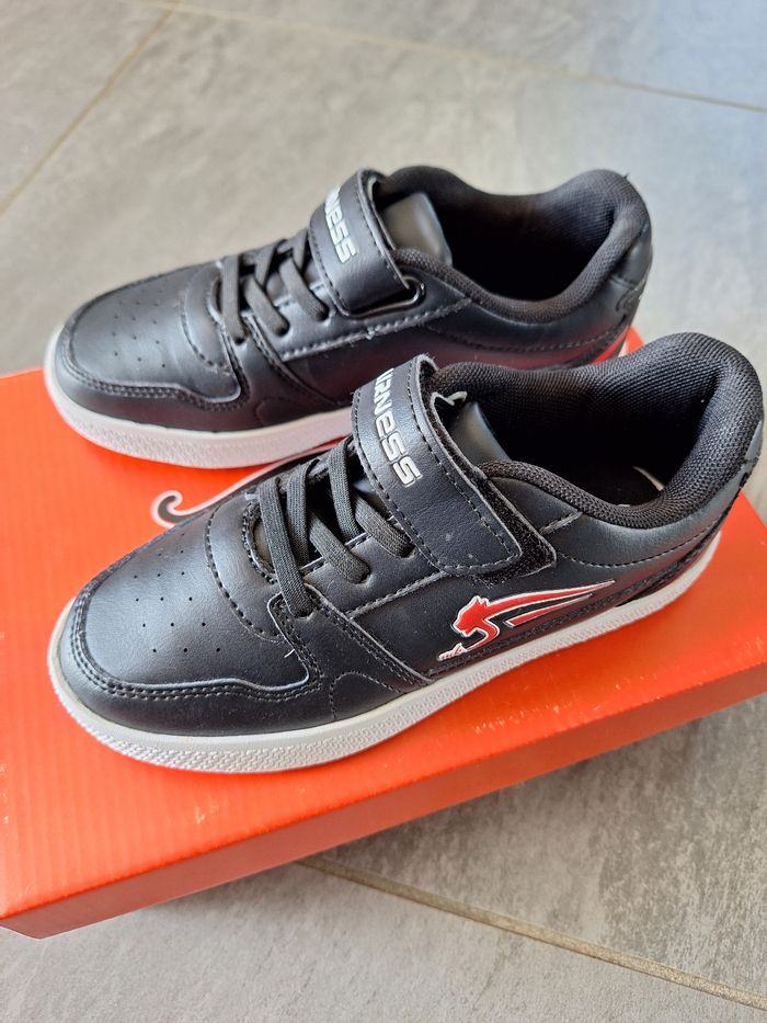 Baskets mixte neuves airness taille 30 - photo numéro 4