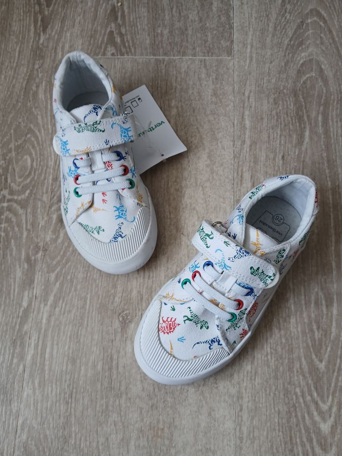 Baskets neuves vertbaudet taille 26 - photo numéro 5