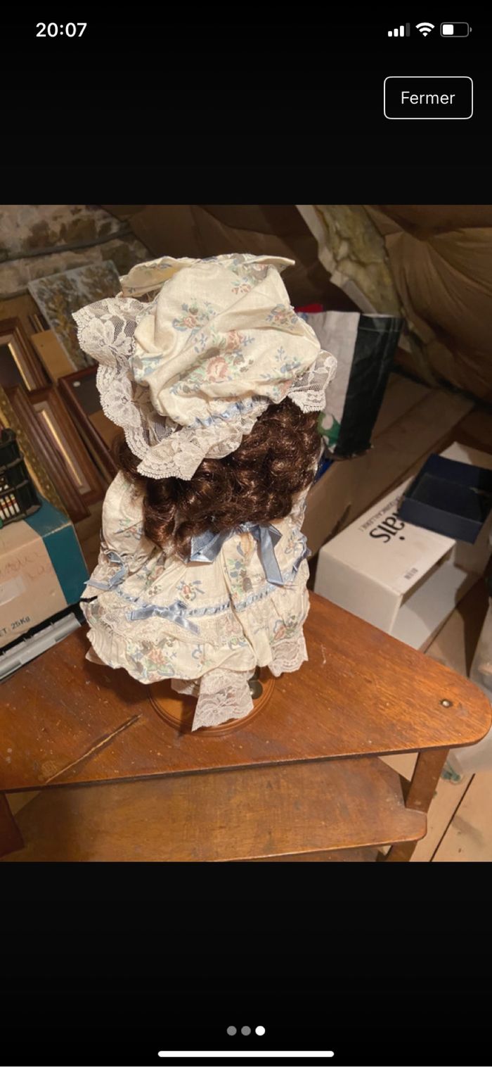 Poupée de collection en porcelaine - photo numéro 3