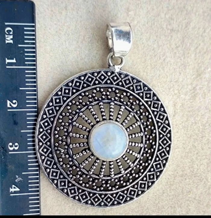 Pendentif pierre ronde - photo numéro 4