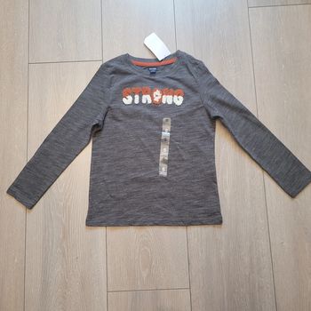 Maillot gris chiné. Garçon  5 ans. Marque Kiabi
