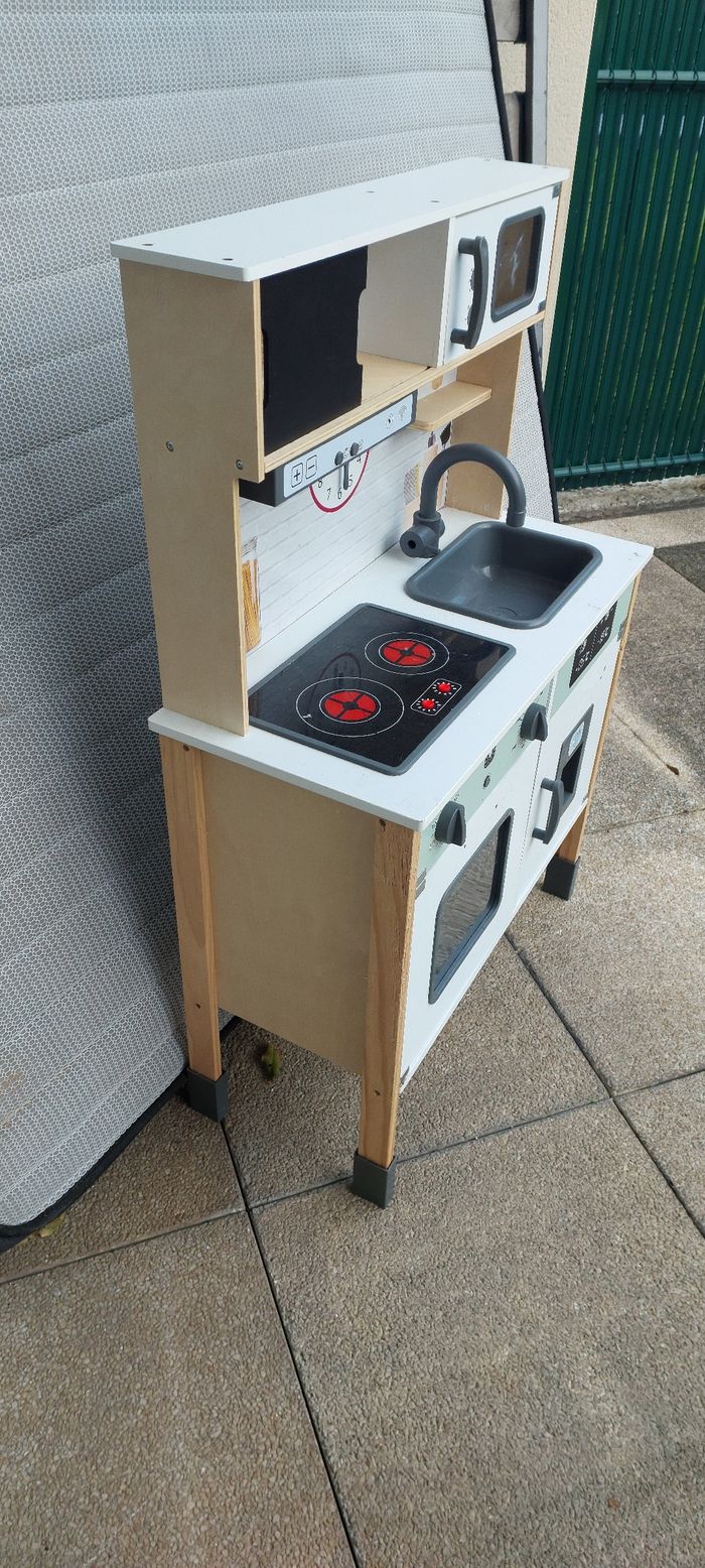 Cuisine pour enfant en très bonne état