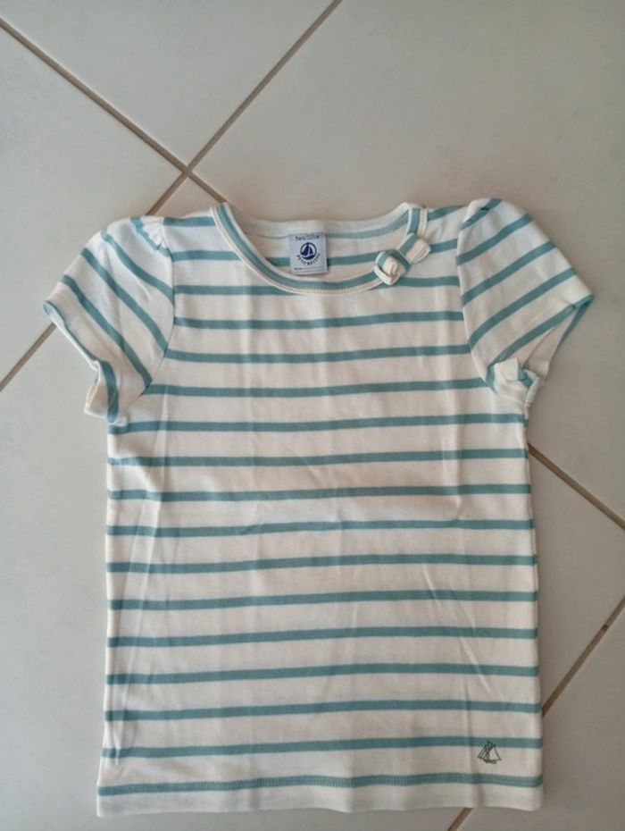 Tee-shirt à rayures Petit Bateau taille 5 ans