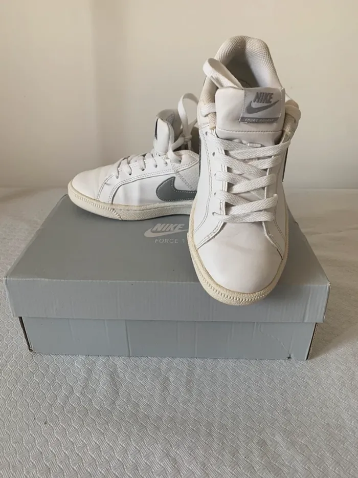 Basket Nike Court Royal Blanche Taille 37.5 - photo numéro 2