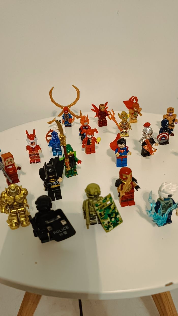 Lego figurines - photo numéro 3