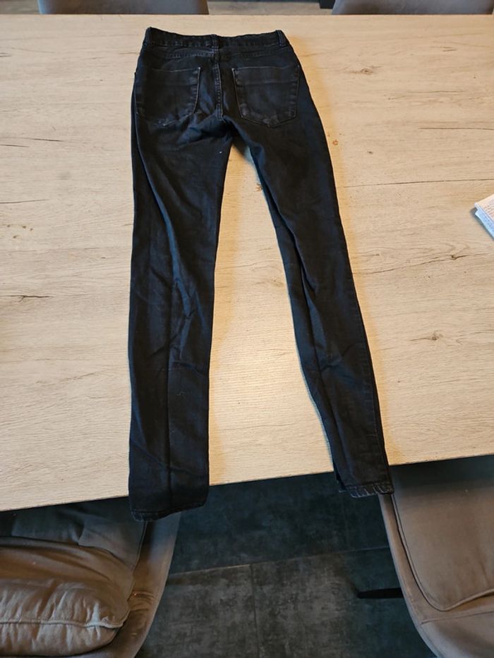 Jean s noir, skinny, Kiabi, taille 32 (12ans), bon état - photo numéro 7