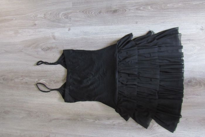 ROBE COURTE NOIRE A BRETELLES "JENNYFER" - TAILLE XS - n°01 - photo numéro 5
