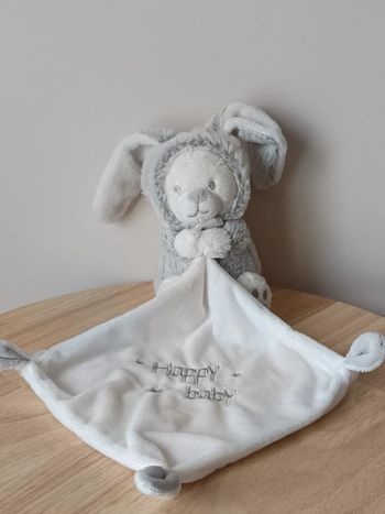 Doudou lapin blanc manteau gris premaman