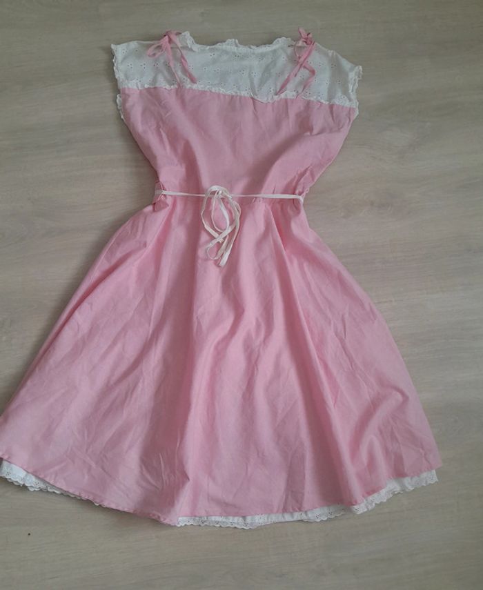 Robe rockabilly rose et dentelle - photo numéro 10