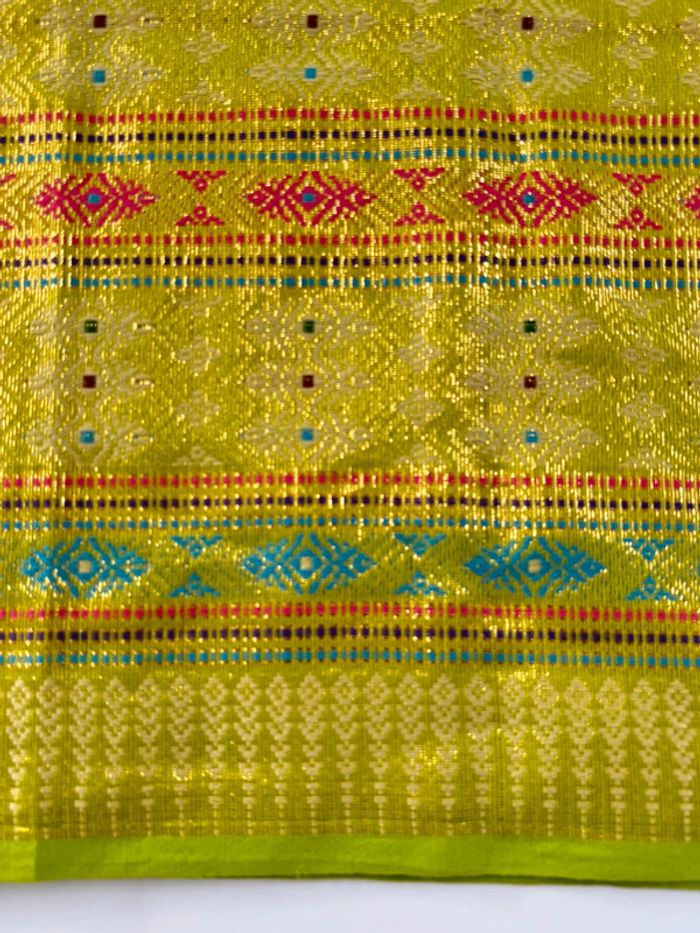 Tissu Balinais - Vert/fushia/bleu et fil Or - 107 x 200 cm - photo numéro 3