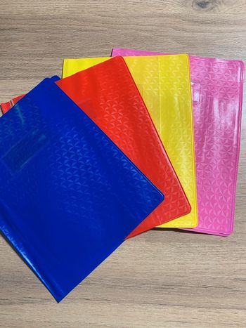 Protège petit cahier plastique avec porte étiquette Lot de 4 neufs
