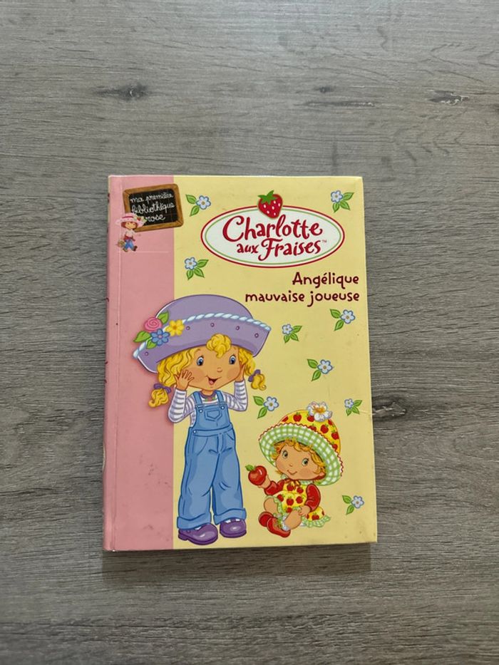 Livre charlotte aux fraises