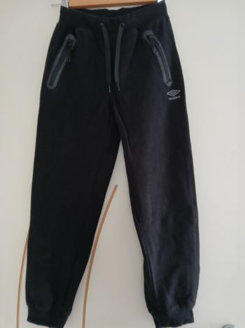 Pantalon jogging umbro taille 12 ans