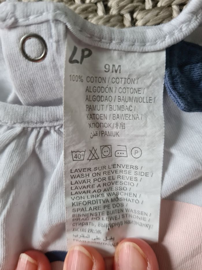 Ensemble T-shirt sans manches et short "marin" - 9 mois - photo numéro 7