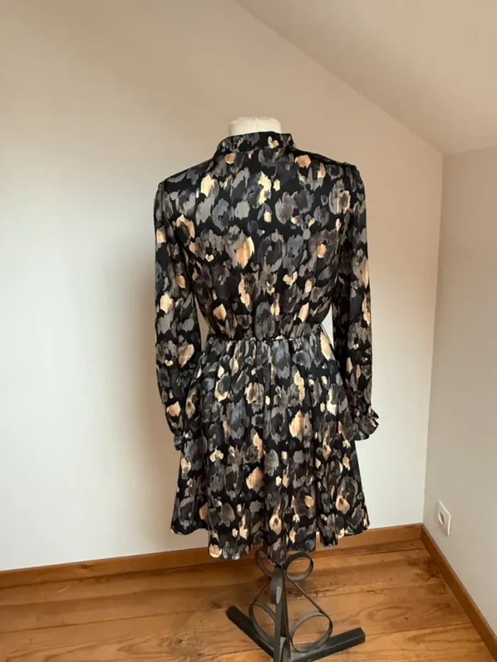 Superbe robe neuve fluide Papillonne 🌸 M 38 - photo numéro 7