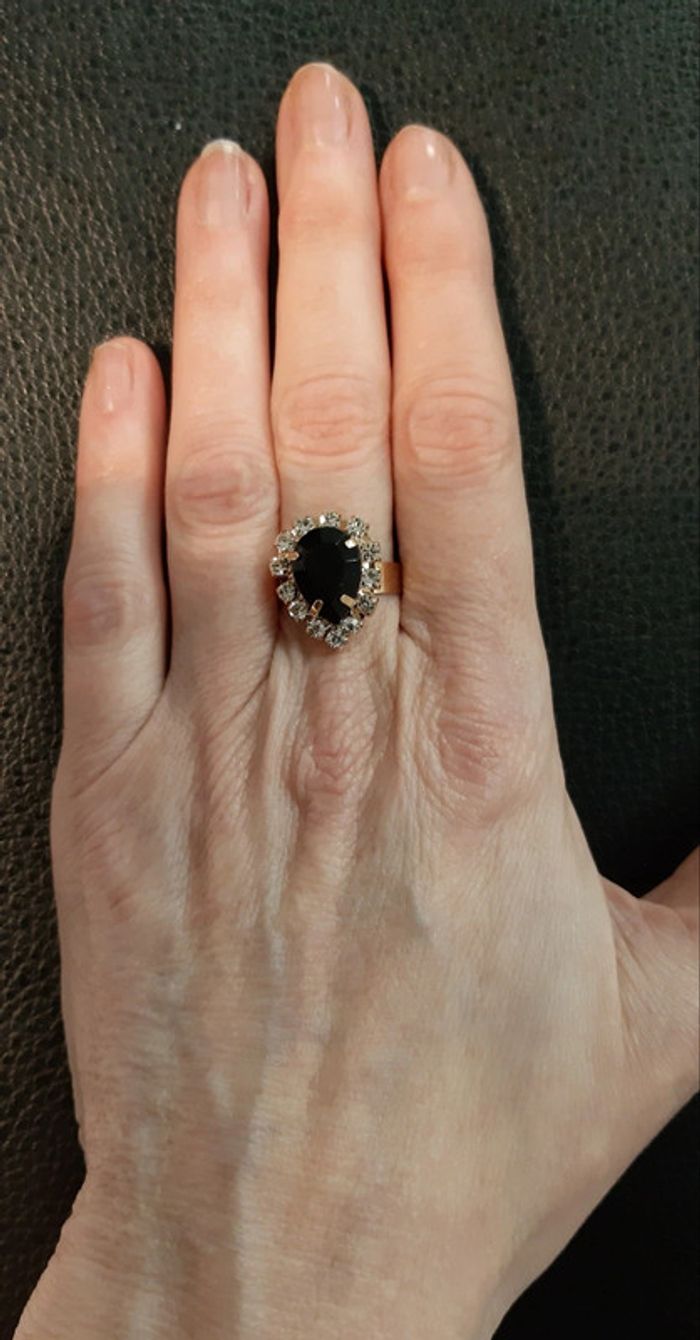Très jolie parure dorée vintage en strass et pierre noire - photo numéro 13