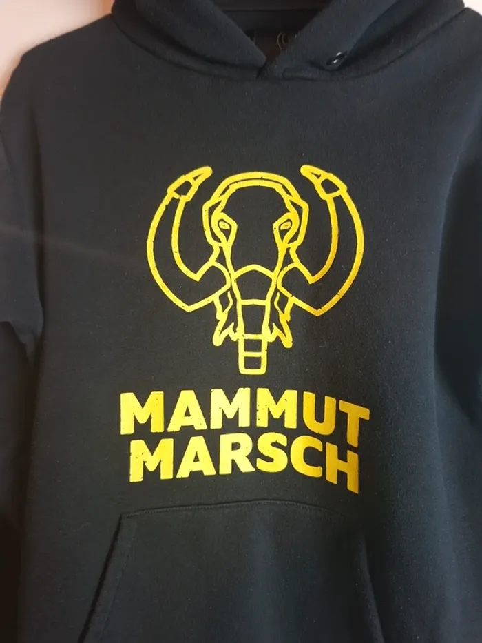 Sweat à capuche Mammutmarsch noir logo jaune - photo numéro 8
