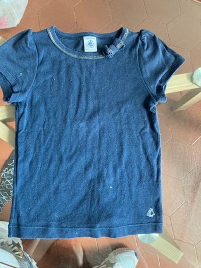 T-shirt classique bleu marine