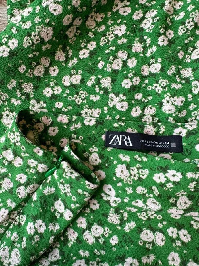 Jupe mi-longue verte à motif floral blanc, taille XS - Zara - photo numéro 5