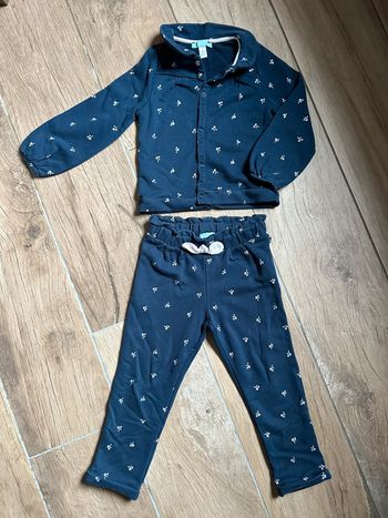 Très joli jogging obaibi 3 ans