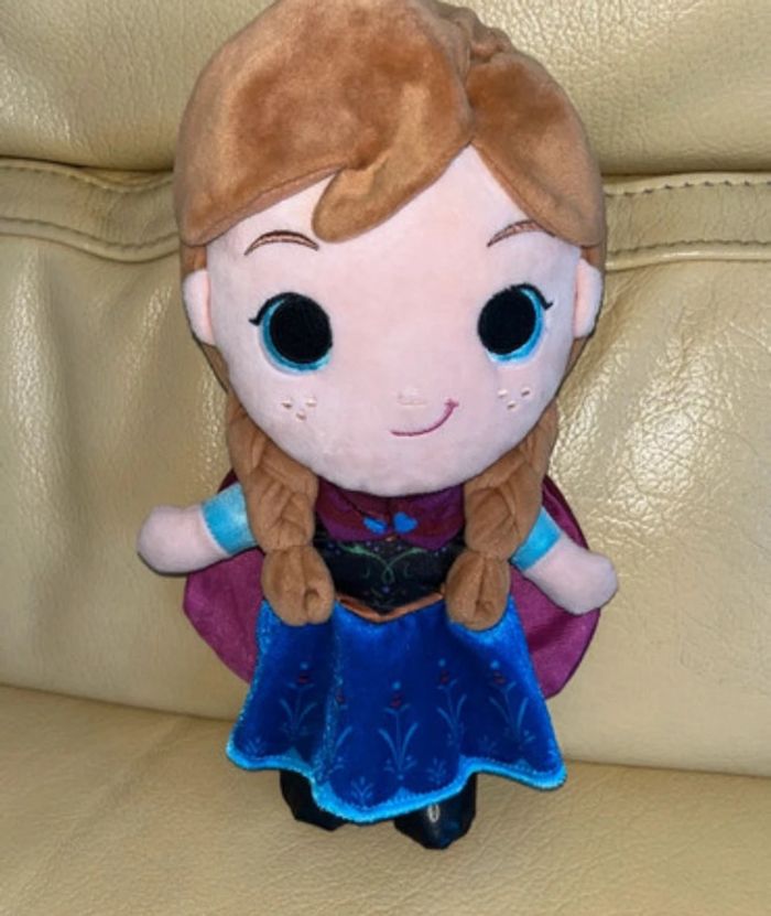 Peluche poupée