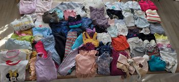 ** Lot de vêtements fille 2 ans toute saison **