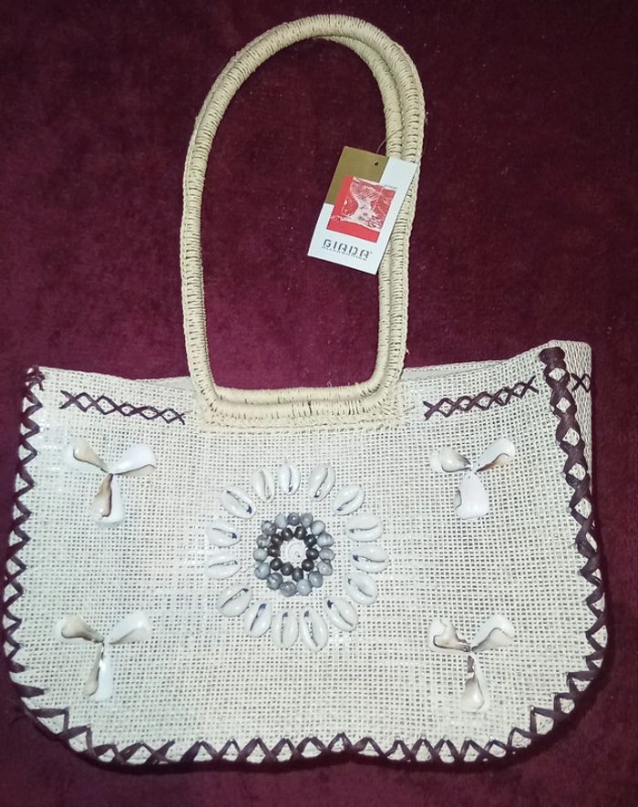 Deux magnifiques sacs avec de beaux coquillages Neufs Giada - photo numéro 2