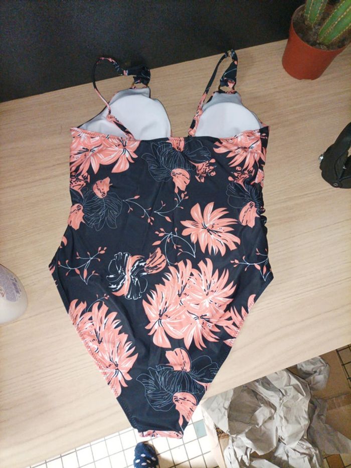 Maillot de bain neuf - photo numéro 7