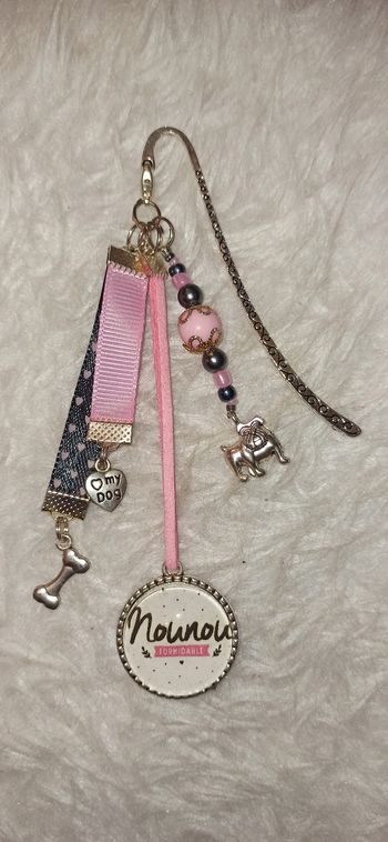 Marque page ou bijoux de sac " Nounou formidable "