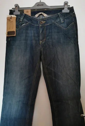 Jean Teddy Smith Taille W32 neuf avec étiquette