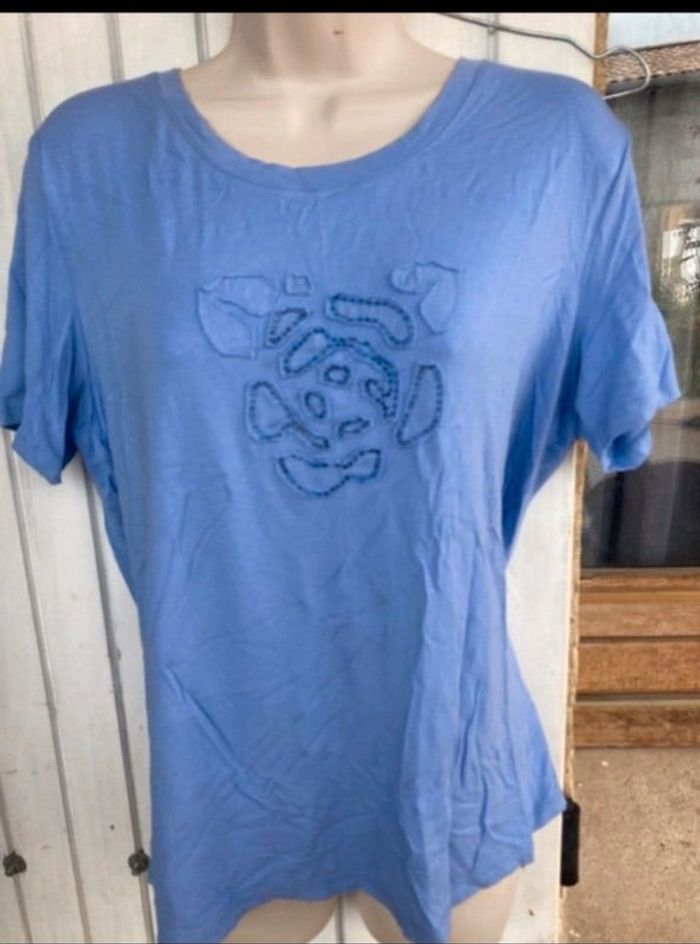 Tee shirt