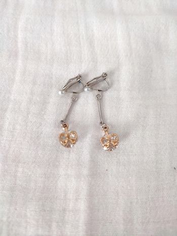 Boucles d'oreilles clip boule dorée