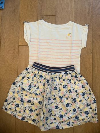 Vend ensemble sergent major fille 8/9 ans tee shirt et jupe très bon état