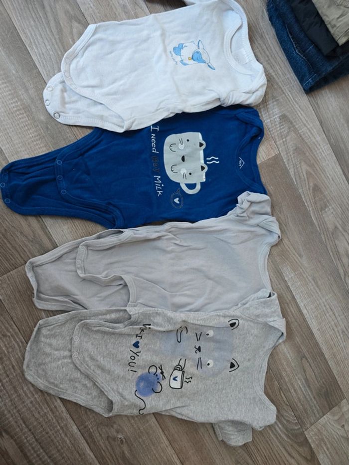 Lot vetements 6mois - photo numéro 3