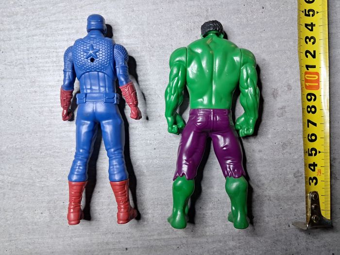 Lot de 2 figurines super heros - photo numéro 2