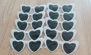 Lot de 10 lunettes coeur blanches