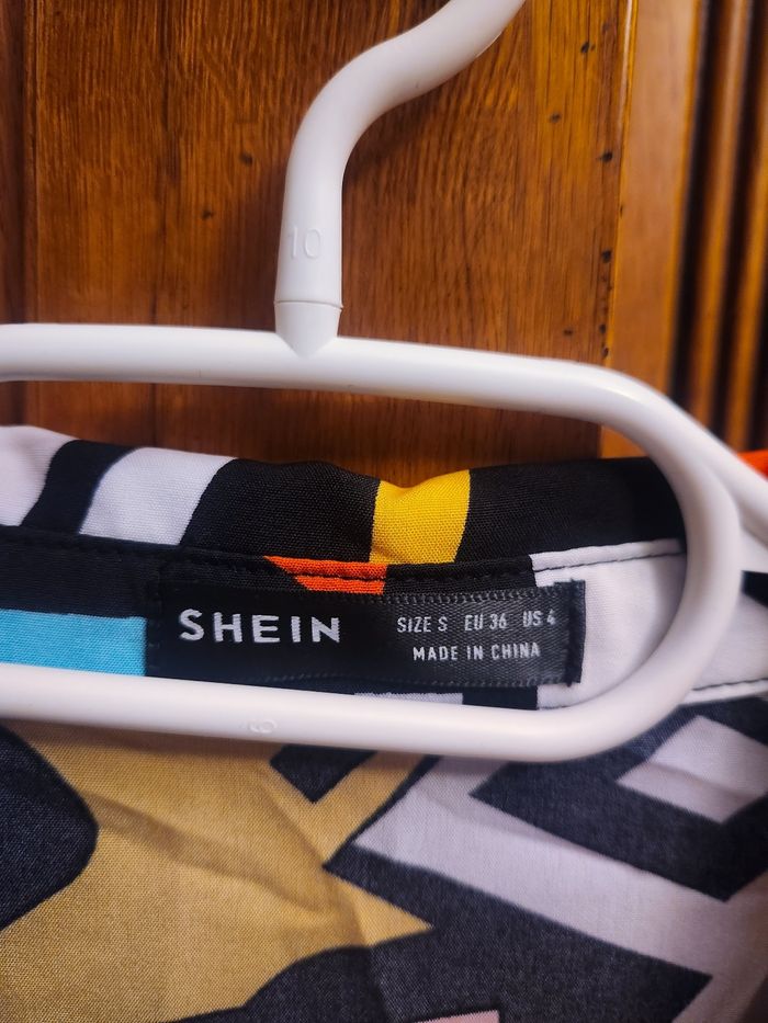 Chemise imprimée colorée neuve - photo numéro 3