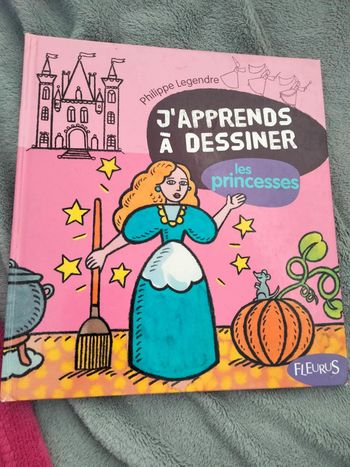 Livre j apprends à dessiner les princesses