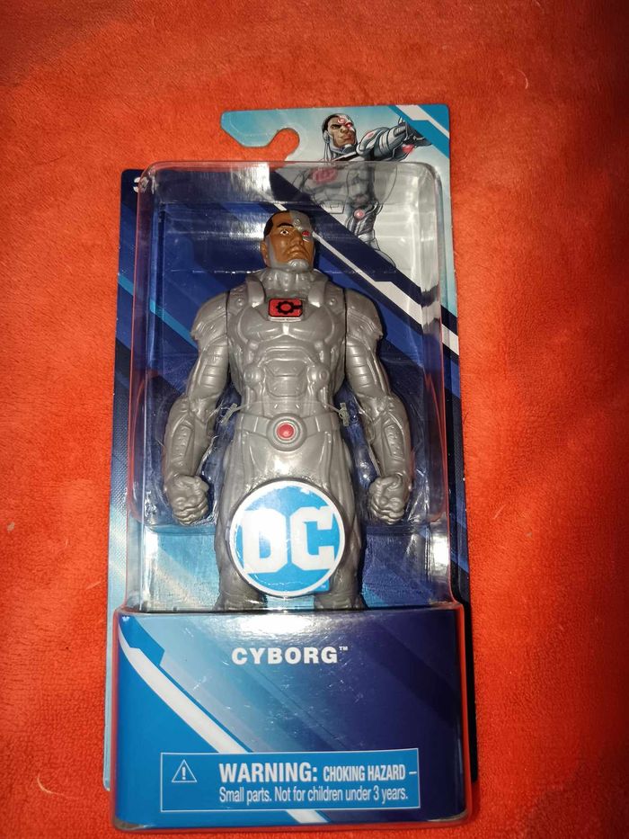 Figurine de CYBORG - DC