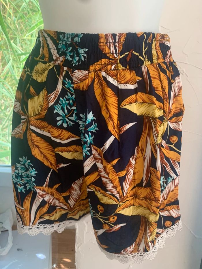 Short fluide fleurie taille M-L - photo numéro 7