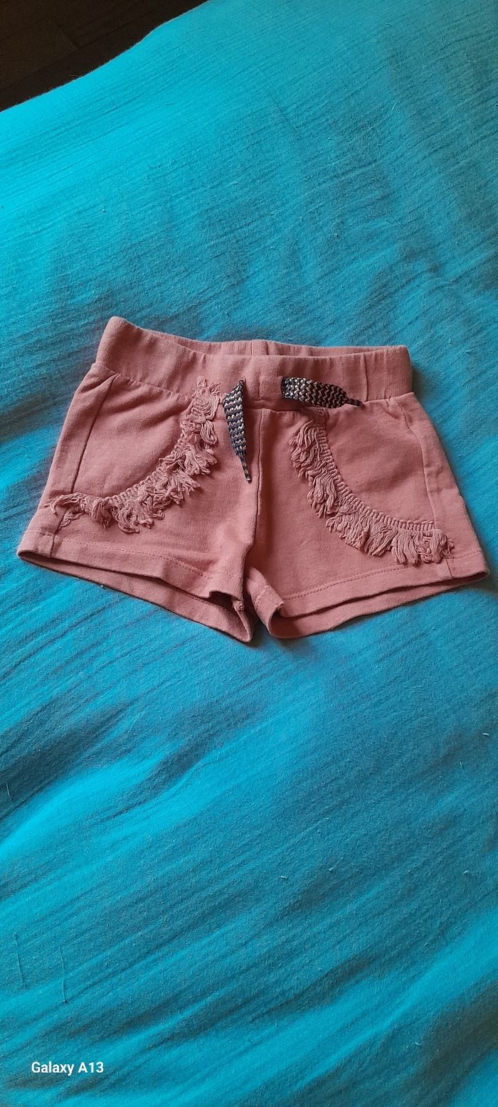Short 2 ans