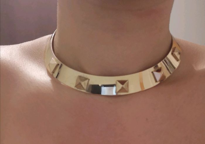 Collier ras de cou couleur or