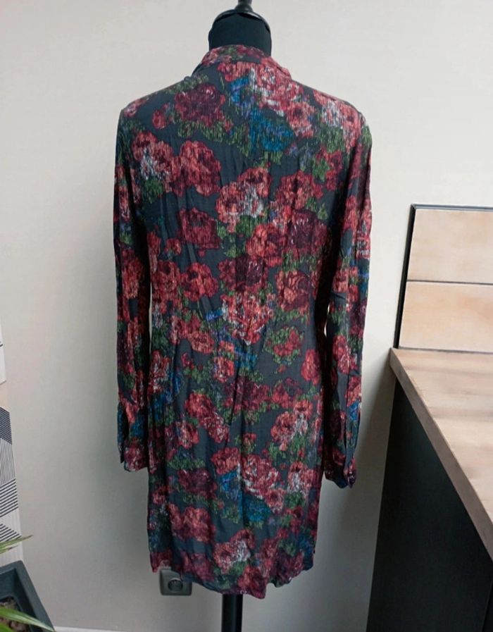 Jolie robe tunique IKKS
Taille 42 - photo numéro 3