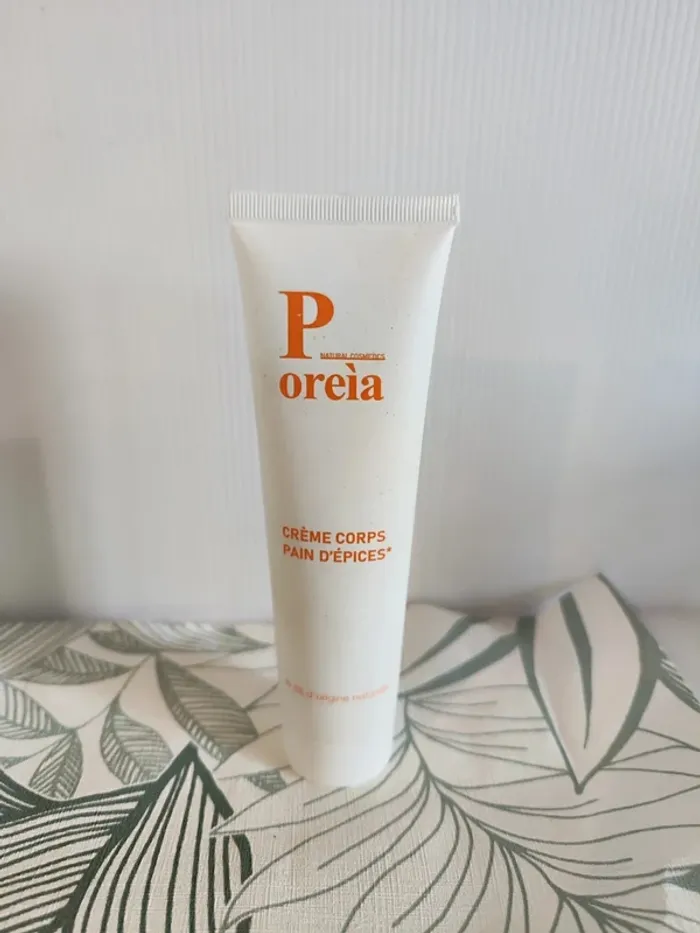 Poreia creme corps pain d'epices 100ml valeur 16€  à utiliser 12 mois après ouverture