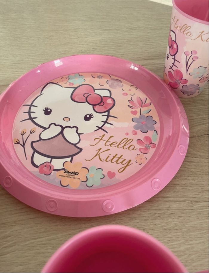 Ensemble vaisselle neuf Hello Kitty’ - photo numéro 2