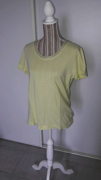 Tee shirt vert anis 100%coton tres bon état