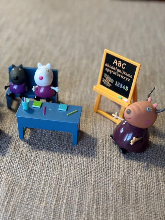 Classe d’école de peppa pig complet - photo numéro 4