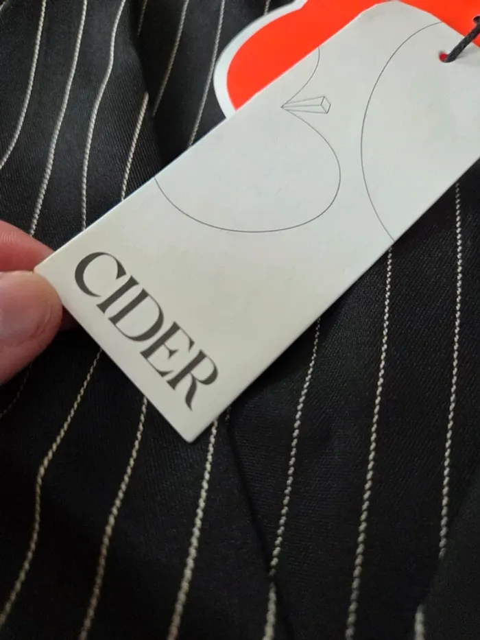 🤗 Gilet court femme T.XS Cider neuf - photo numéro 3
